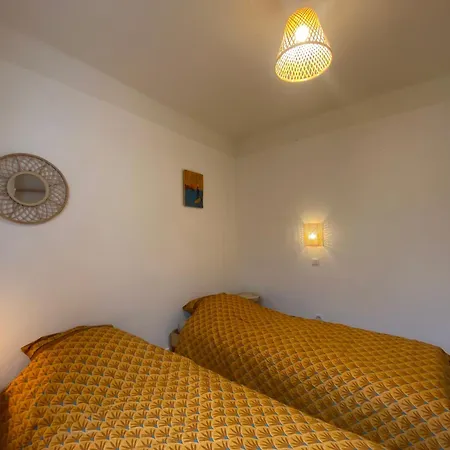 Rez De Avec Jardinet Proche De La Apartamento Hyères