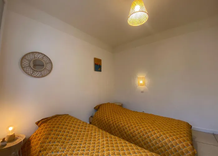 Rez De Avec Jardinet Proche De La Apartman Hyères