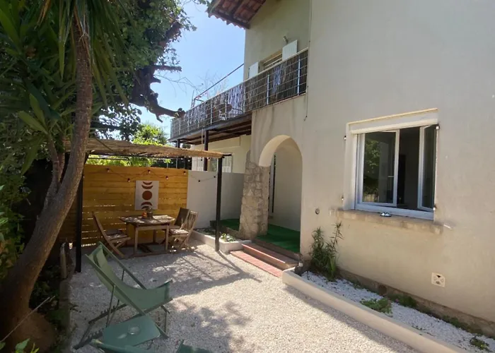 Rez De Avec Jardinet Proche De La Apartman Hyères