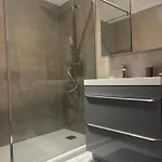 Appartement Rez De Avec Jardinet Proche De La Hyères