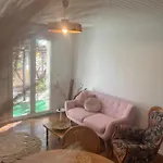 Appartement Rez De Avec Jardinet Proche De La