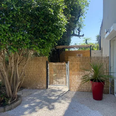 Rez De Avec Jardinet Proche De La Apartamento Hyères